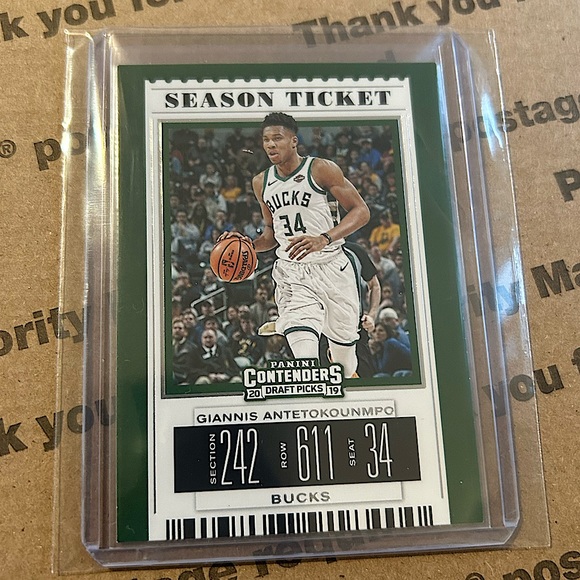 Giannis Antetokounmpo ‘19 Contenders Draft Picks Card No. 17 - Picture 1 of 6